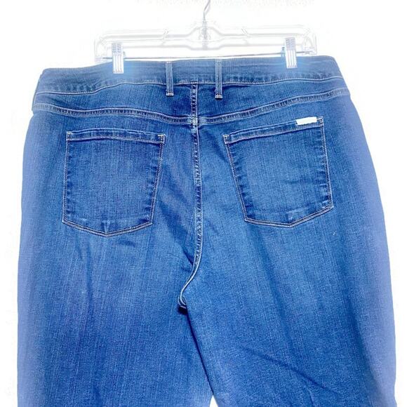 Eddie Bauer Jeans Women's Size 20 Curvy Boot Cut Blue Denim - Picture 4 of 7